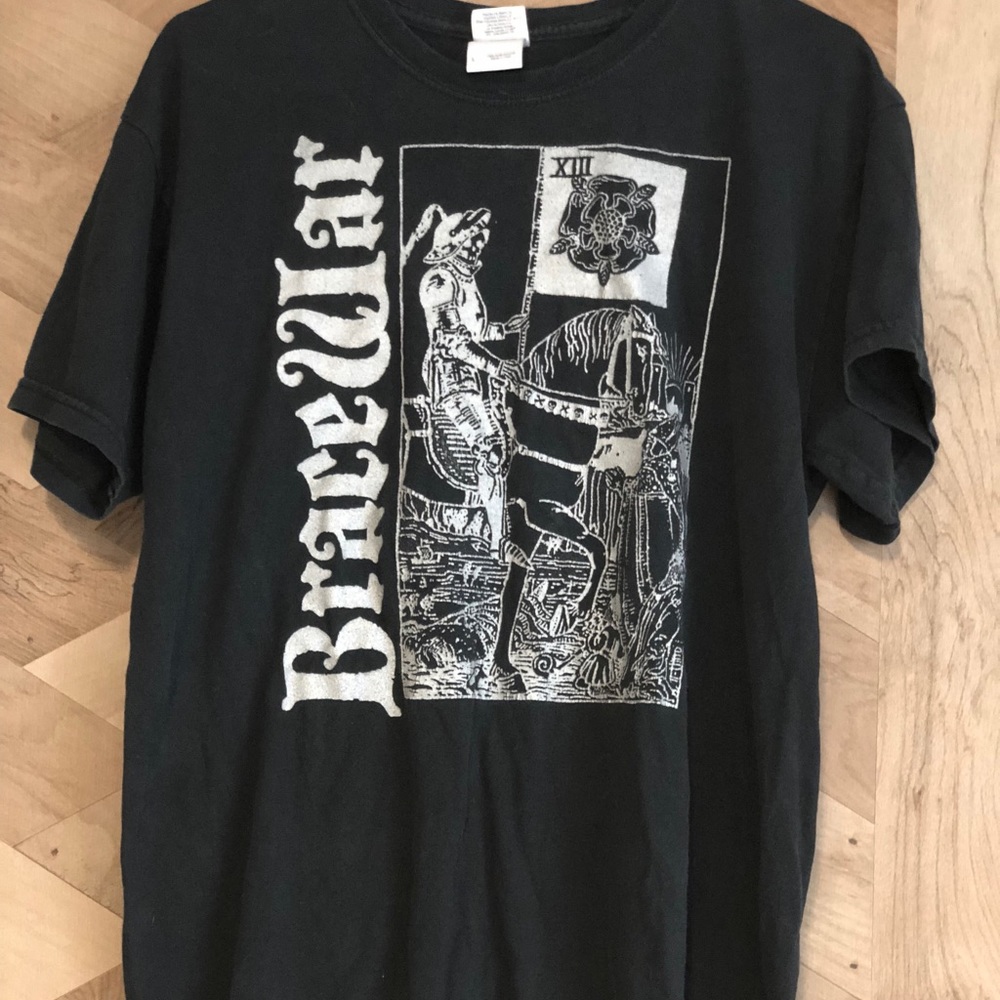 Size L Bracewar Band Tee